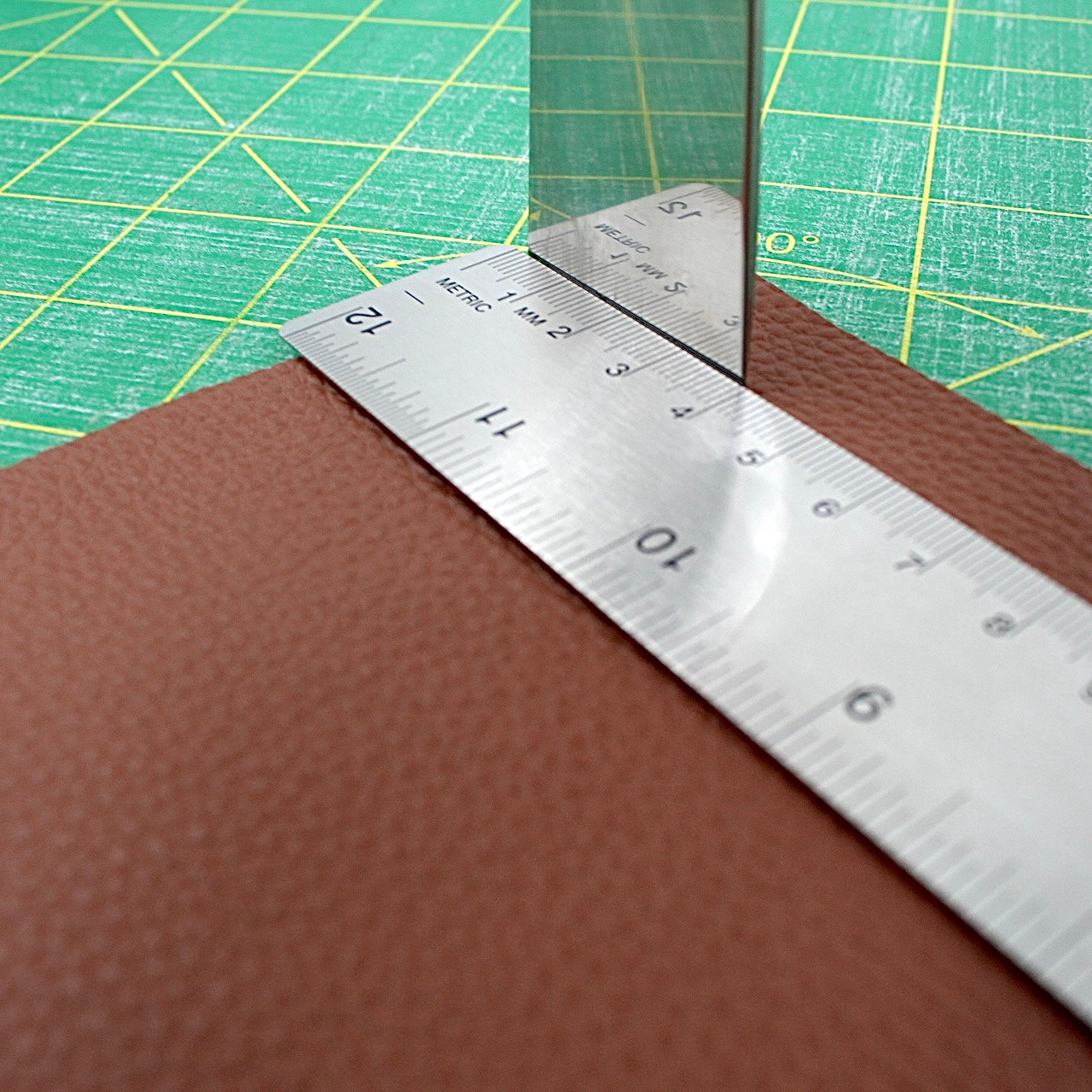 Metall-Lineal 30 cm für Leder