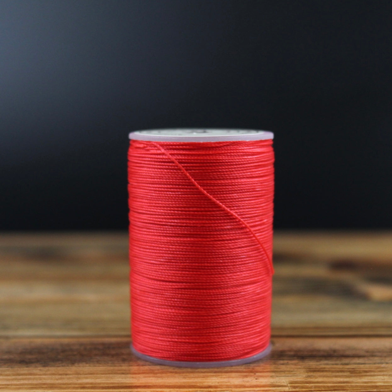 Gewachstes Nähgarn in Rot für Lederhandwerk, 0,45 mm dick, 80 Meter auf Spule für kreative DIY-Projekte