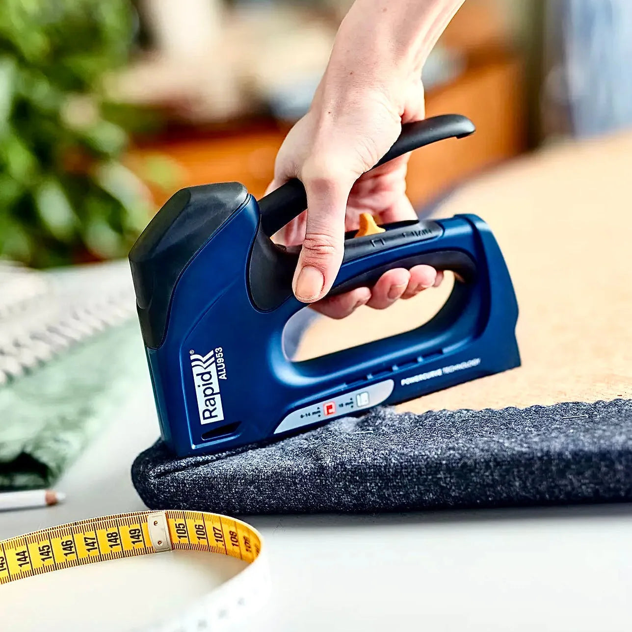 Kombi-Handtacker – Leistungsstark & ergonomisch für präzise Arbeiten