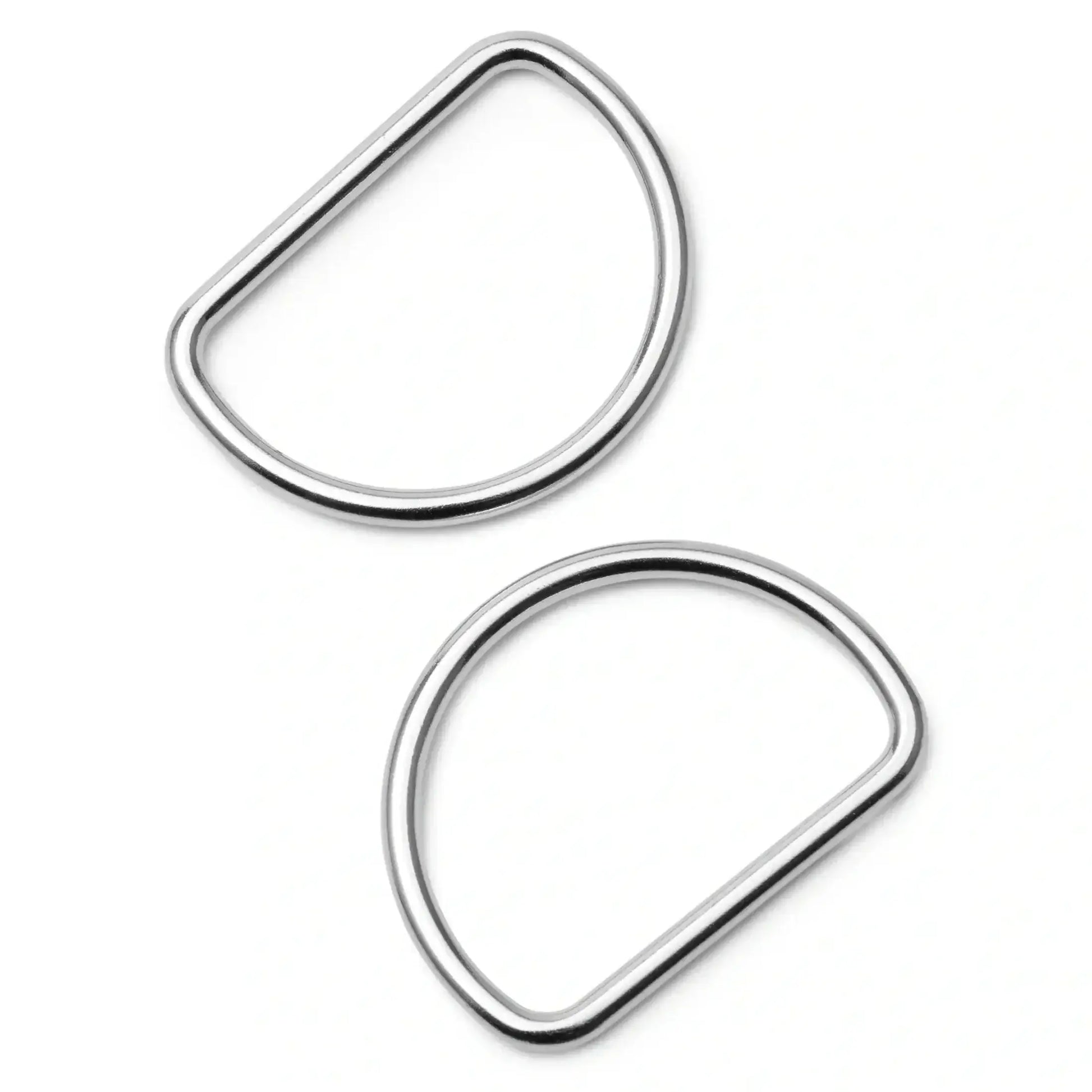 Zwei silberne D-Ringe aus Metall, ideal für Lederarbeiten und Taschenzubehör