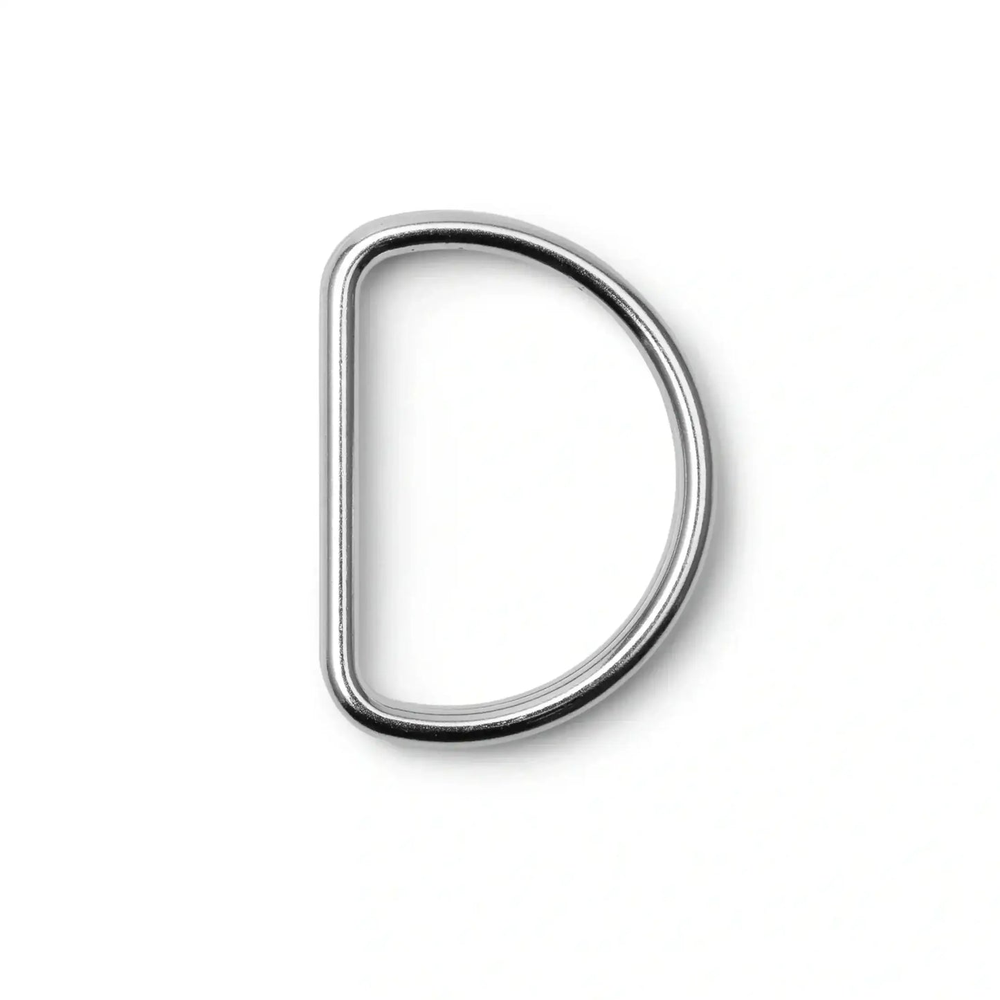 Metall D-Ring für Lederarbeiten und Taschenzubehör auf weißem Hintergrund