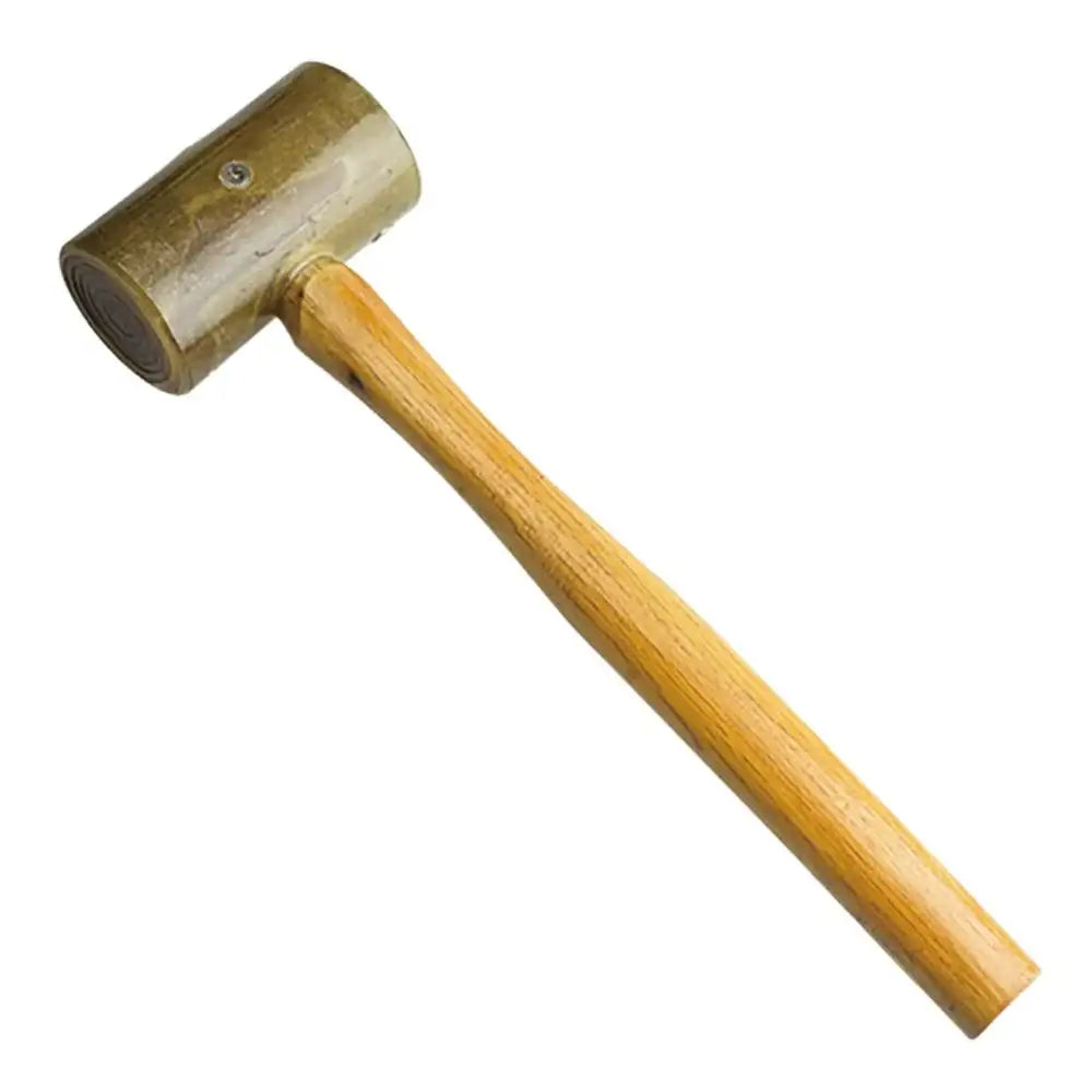 Holzhammer mit langem Griff, Lederwerkzeug für Handwerker und Bastler auf weißem Hintergrund