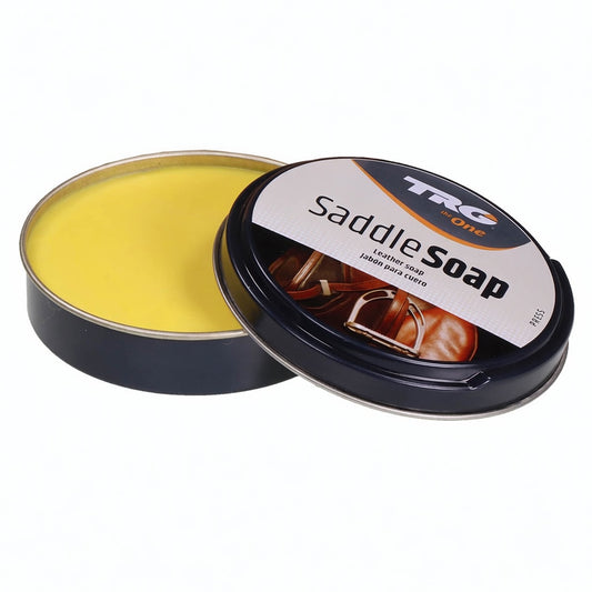 Runde Blechdose mit gelber Sattelseife für Lederpflege, offener Deckel, Produktfoto