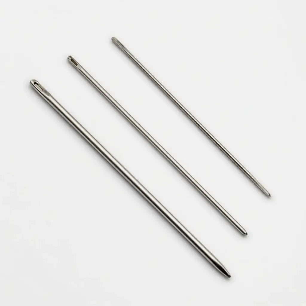 Drei robuste Leder-Nähnadeln aus Metall für Handwerk und Basteln