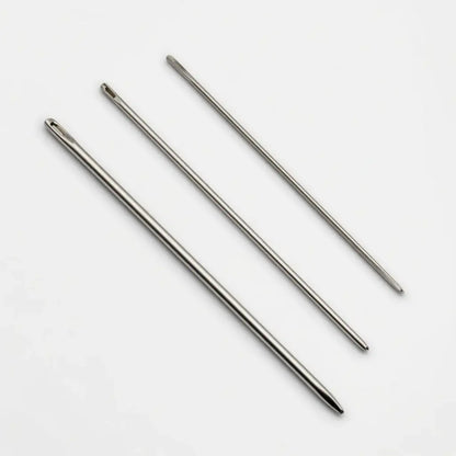Drei robuste Leder-Nähnadeln aus Metall für Handwerk und Basteln