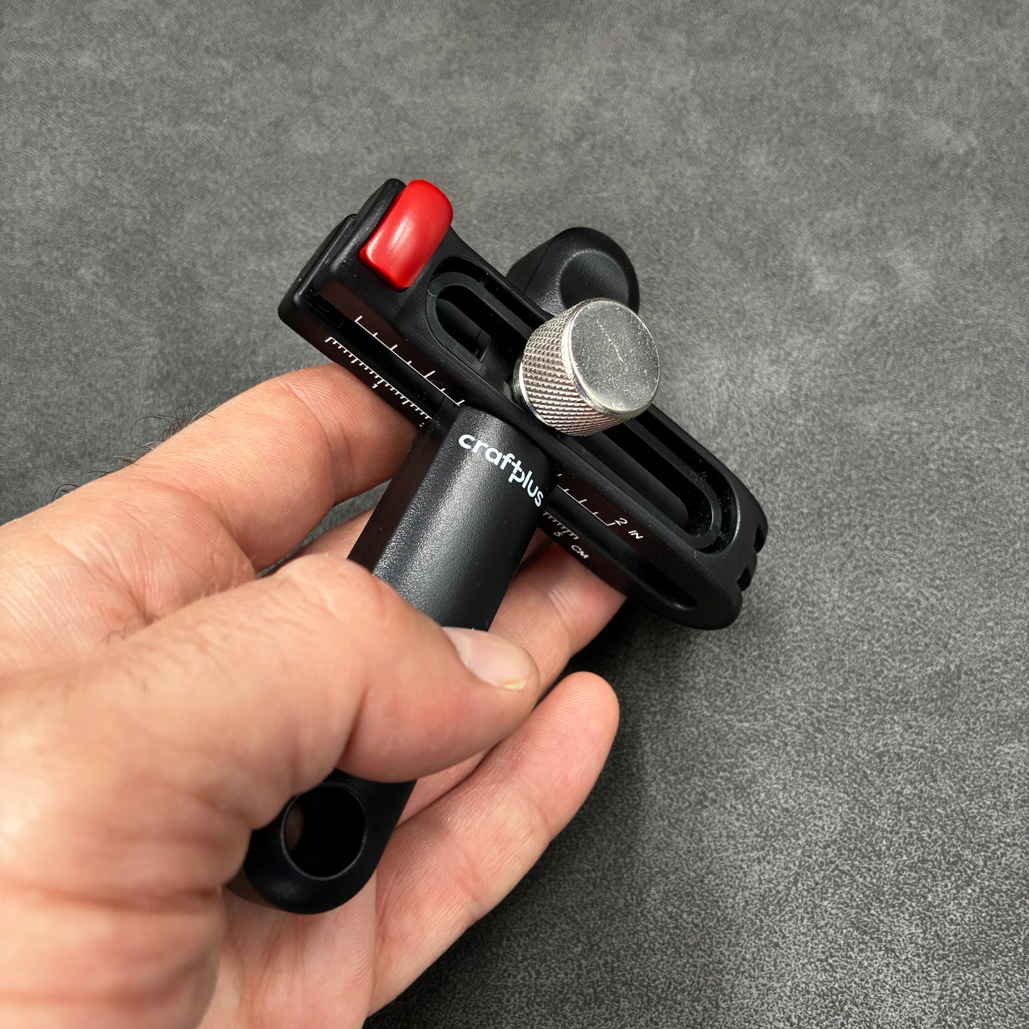 Verstellbarer Leder-Werkzeuggriff von Crafplus mit Skala und Einstellrad