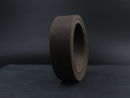 Velouroptik Lederriemen in Schokobraun auf Rolle