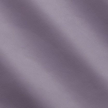 Glattes, violettes Leder mit sanften Farbverläufen, Detailaufnahme für Handwerksbedarf