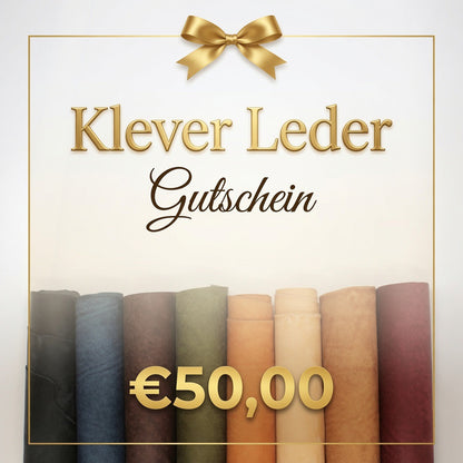 Klever Leder Geschenkgutschein 50 Euro - Premium Gutschein mit Lederrollen-Hintergrund. Eleganter Geschenkgutschein für Lederwaren.
