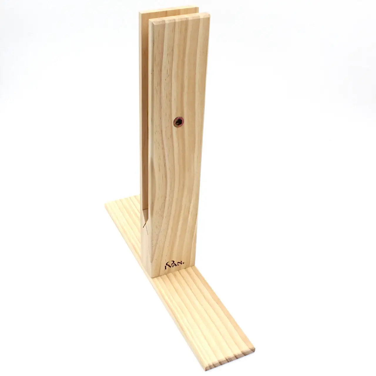 Holz-Nähkloben für Lederhandwerk, stehender Halter auf weißem Hintergrund